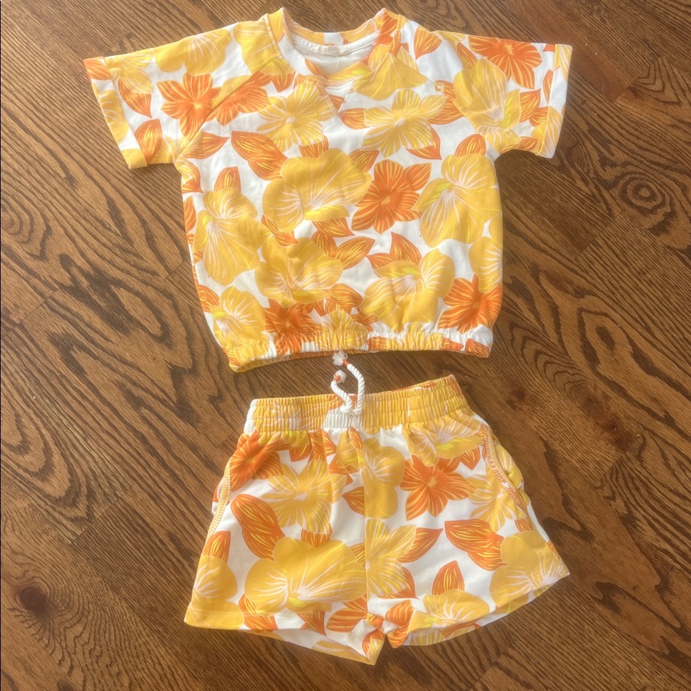 Girls Jessica Simpson Yellow and Orange Patterned Top and bottom size 5/6
